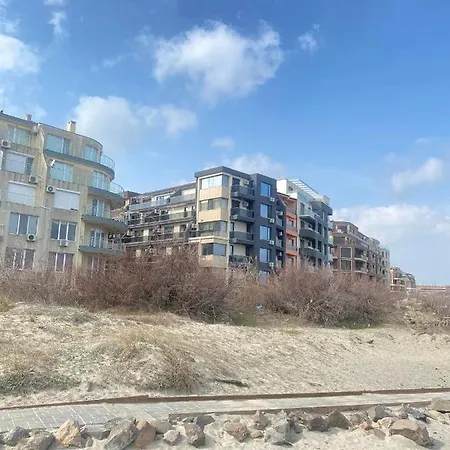 Apartment Sea View With Free Parking
