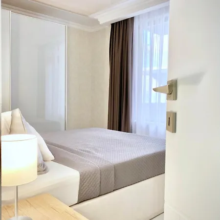 Апартамент Sea View With Free Parking